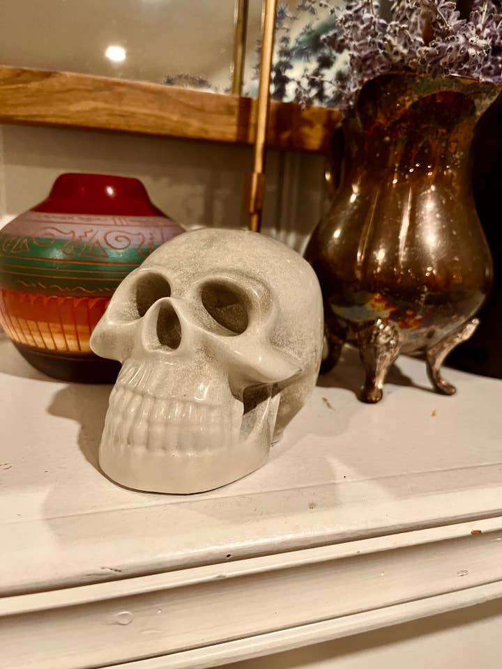 Occulte schedelbeeldjes van cement voor wholesale door Make My Day Design