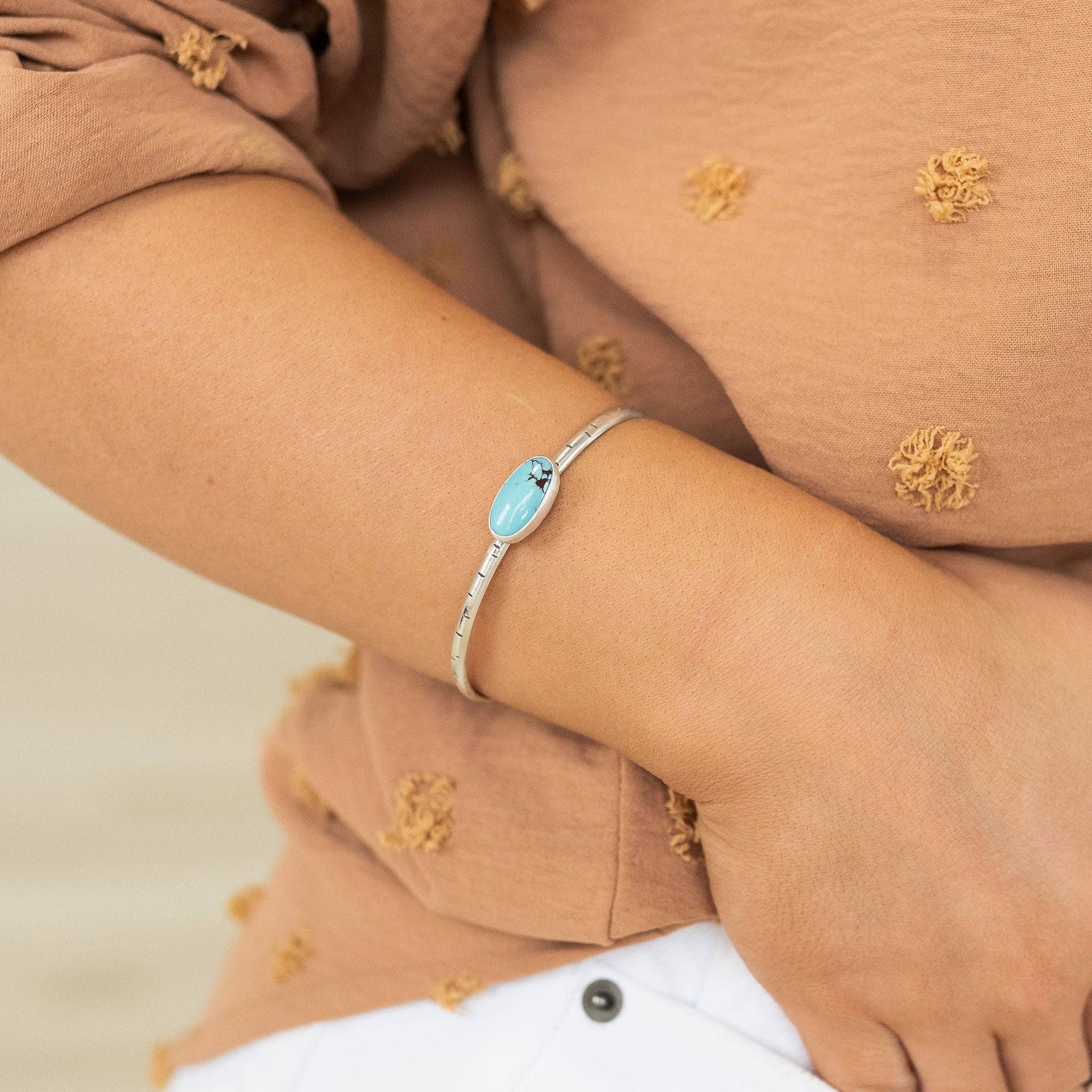 Indie Rae - Vente Bracelet manchette - Bracelets en turquoise égyptienne estampée10