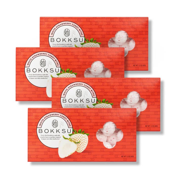 Bouchées de bonbons japonais à la fraise blanche (lot de 4) pour la vente par Bokksu