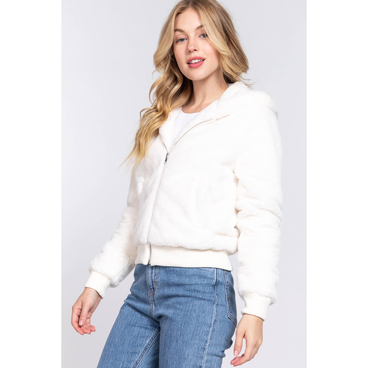 HiteJeans - Vente Veste – femme - VESTE À CAPUCHE ZIPPÉE EN FAUSSE FOURRURE12