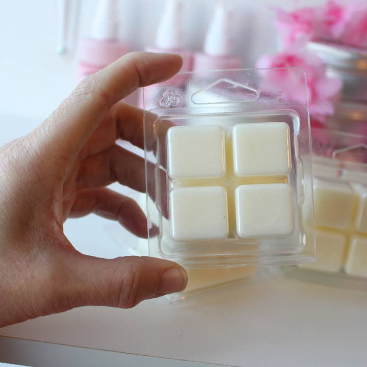 FLAMIN CANDLE - Wholesale Wax Melt - Wax Melts Clamshells Pure Soy Unbranded/White Label 2oz 50g