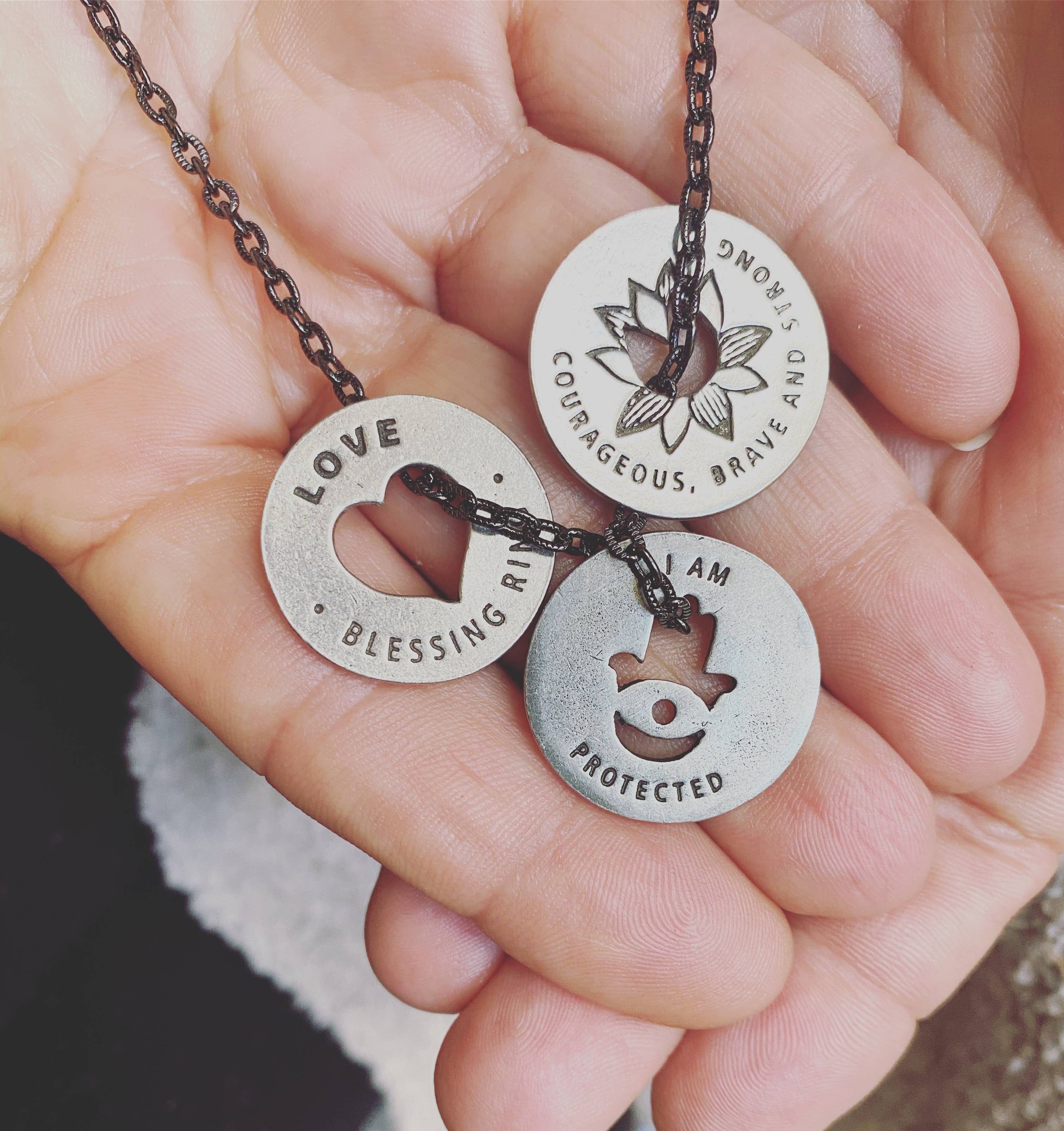 Whitney Howard Designs – Großhandel Band/Stapelring – Kleine Kreise der Liebe mit großer Bedeutung. Blessing Rings®12