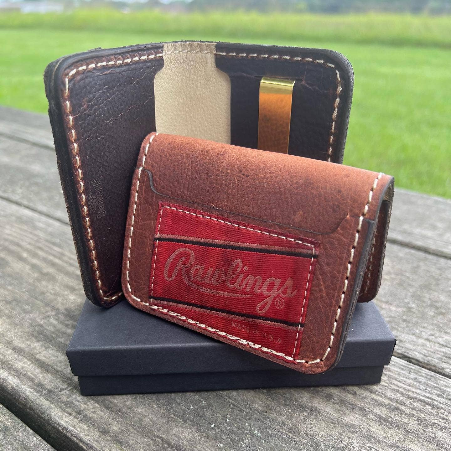 NDesigns Leather - Wholesale Wallet - Men's - Rawlings Baseball Wallet from our stock of leather gloves!