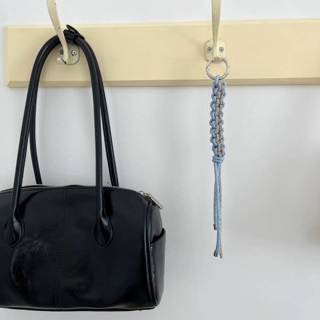 MOND HAUS - Vente Porte-clés – unisexe - Porte-clés Meow | Breloque kitsch Y2K en corde tressée éblouissante10