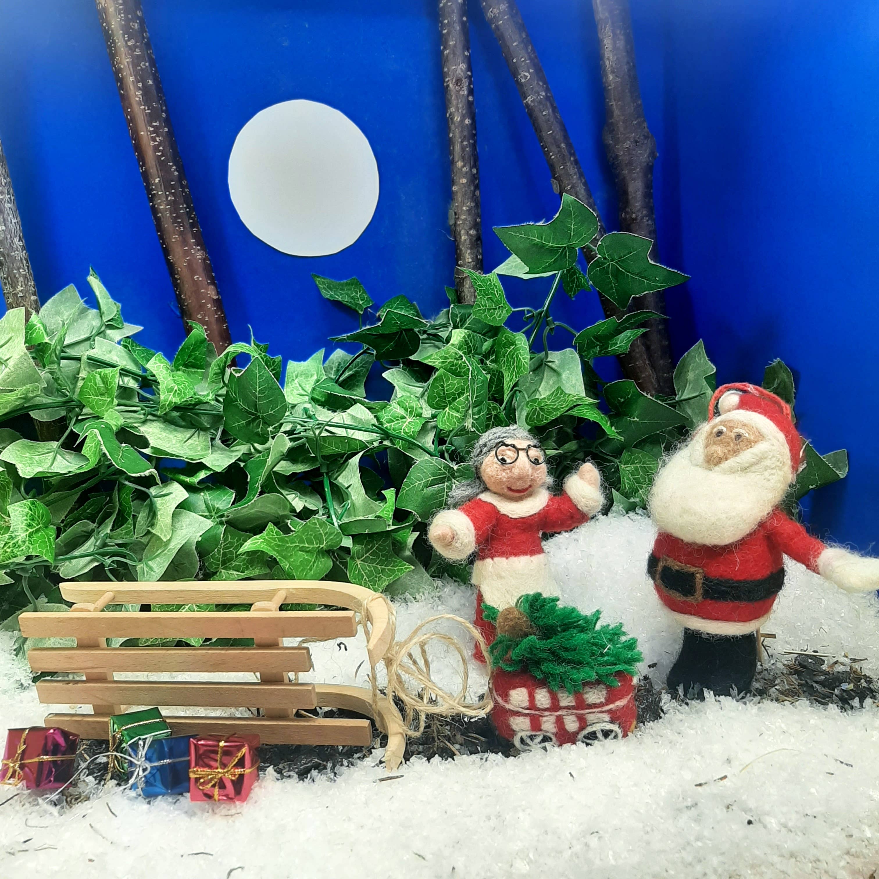 Felt So Good – wholesale Ornament – Handmade Felt Round Santa Christmas Tree Hanging Decoration2