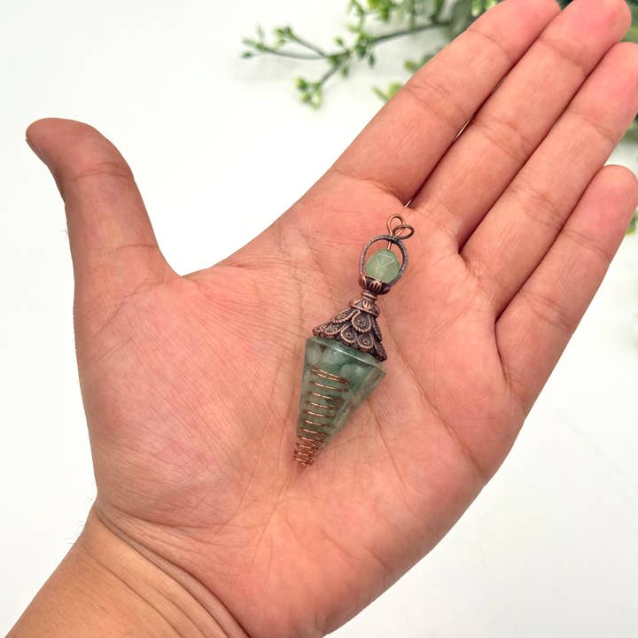 Meraki Gemstones - Wholesale Pendulum Board - Green Aventurine Gemstone Chips w/ Copper & Resin Pendulum7
