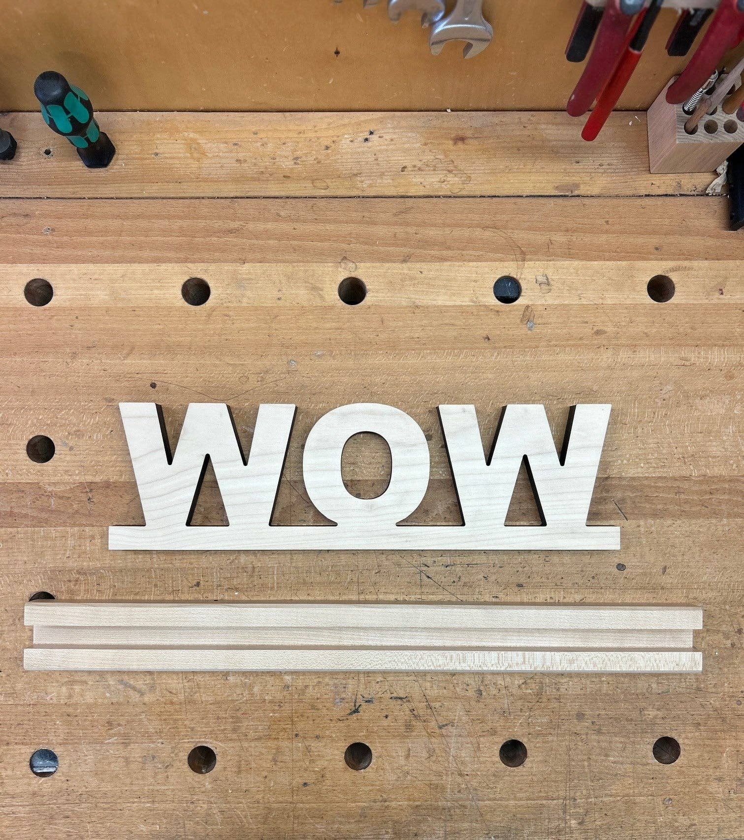 e+m Holzprodukte - Wholesale Desk Riser - Display1