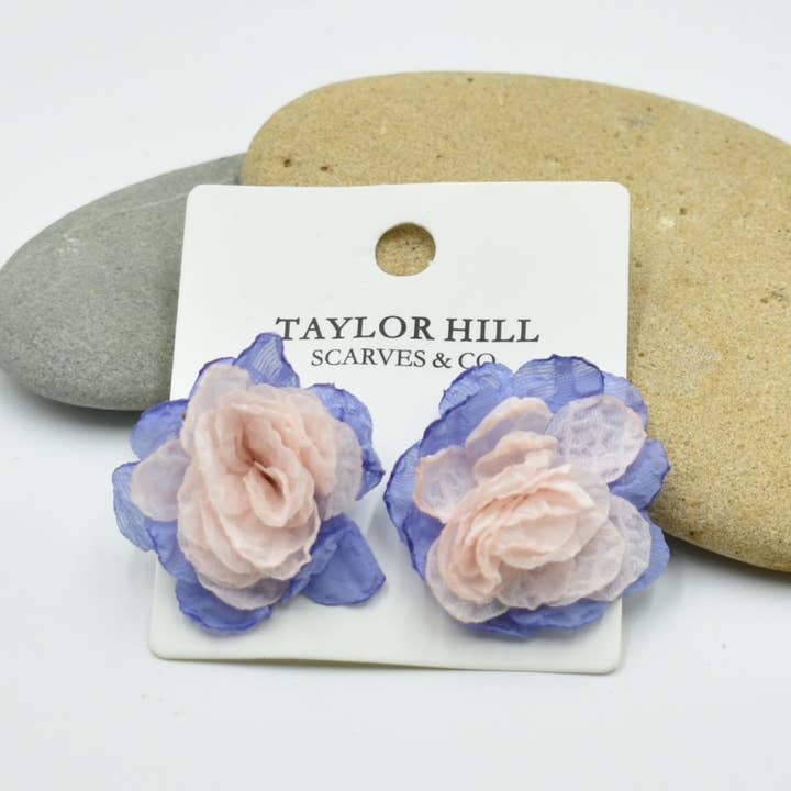 THSE1080: Lavanda Rosa: Orecchini a Fiore Bicolore per la vendita all'ingrosso da parte di Taylor Hill Scarves & Co