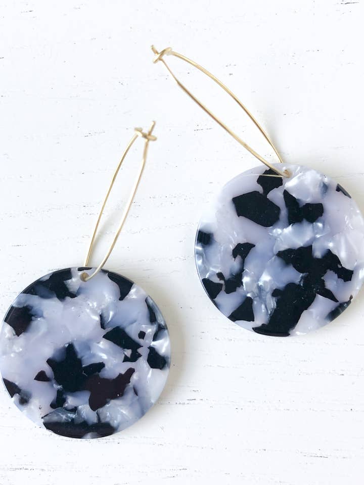 The Maddy Roundies - Zwart-witte schildpadoorbellen voor wholesale door Stoll & Heart