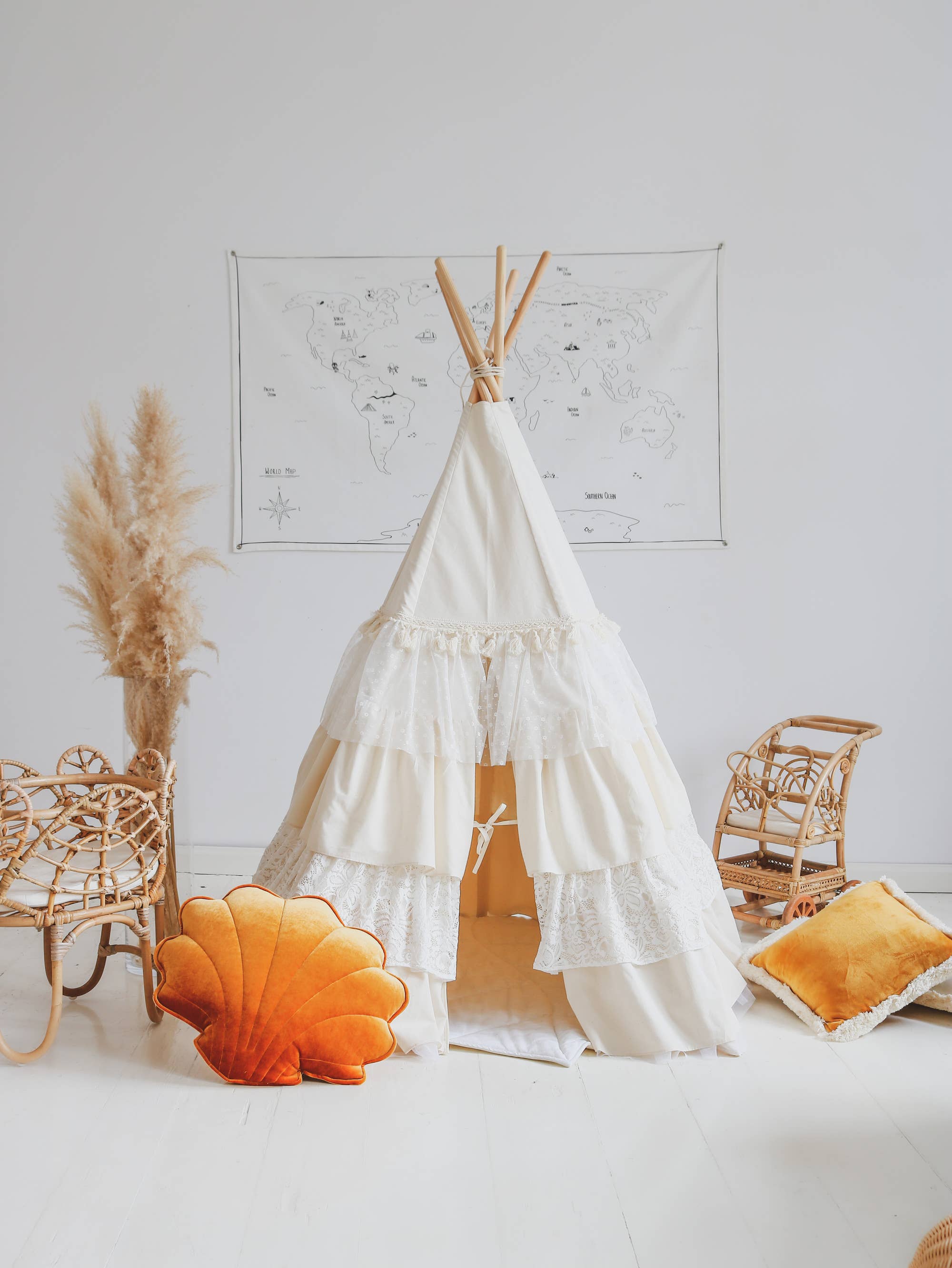 Moi Mili - Wholesale Tent - Kids - “Shabby Chic” Teepee with Frills and Leaf Mat Set2