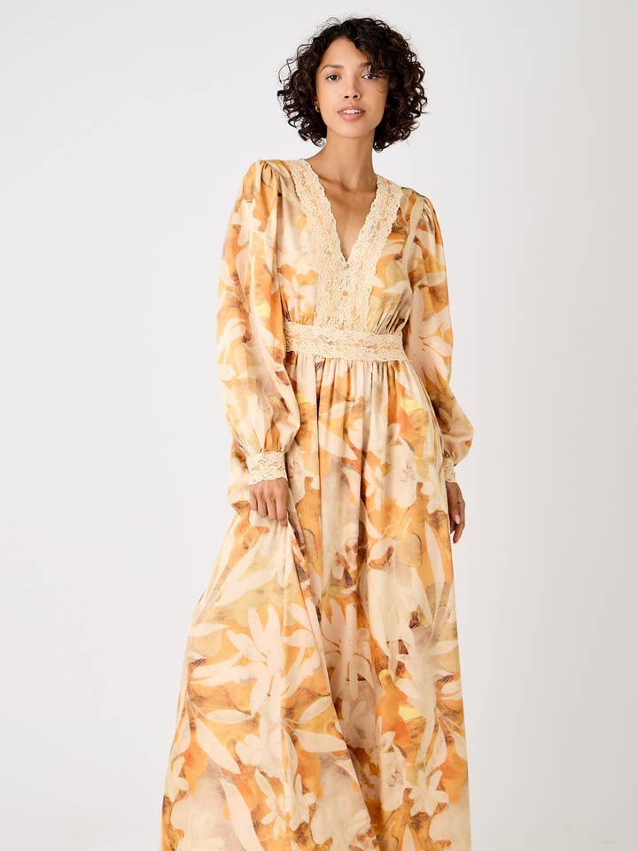 Robe longue en satin imprimé R8476 pour la vente par Rokoko by Dazz