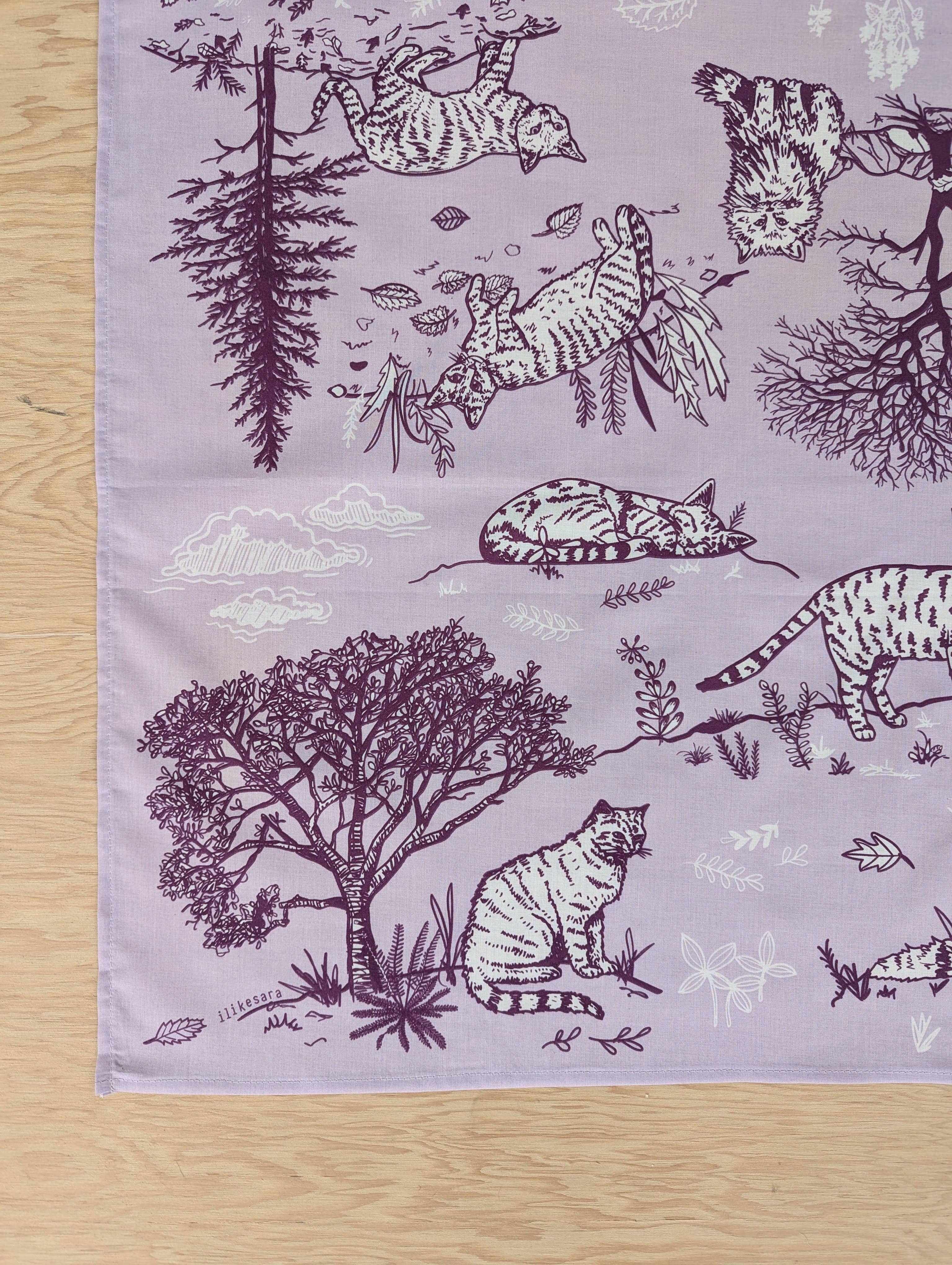 ilikesara | art + goods – Engroshandel Bandana - Unisex – bandana | udenfor katte - lys lilla kat natur skov tørklæde1