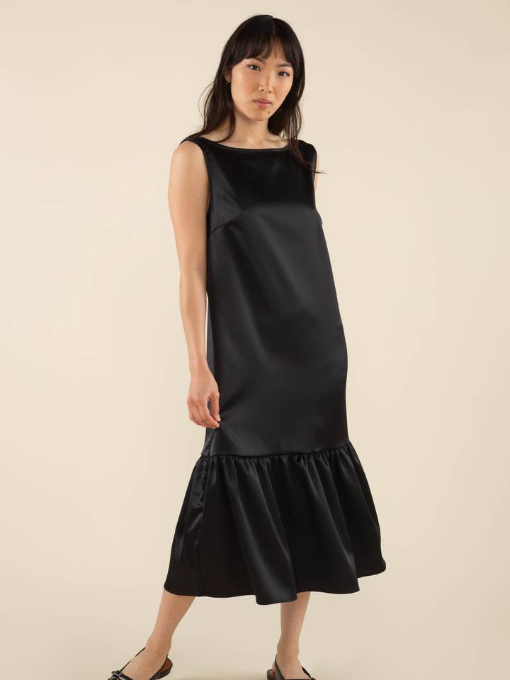 Abito Effie in raso con scollo a barchetta - Plus Size per la vendita all'ingrosso da parte di NLT