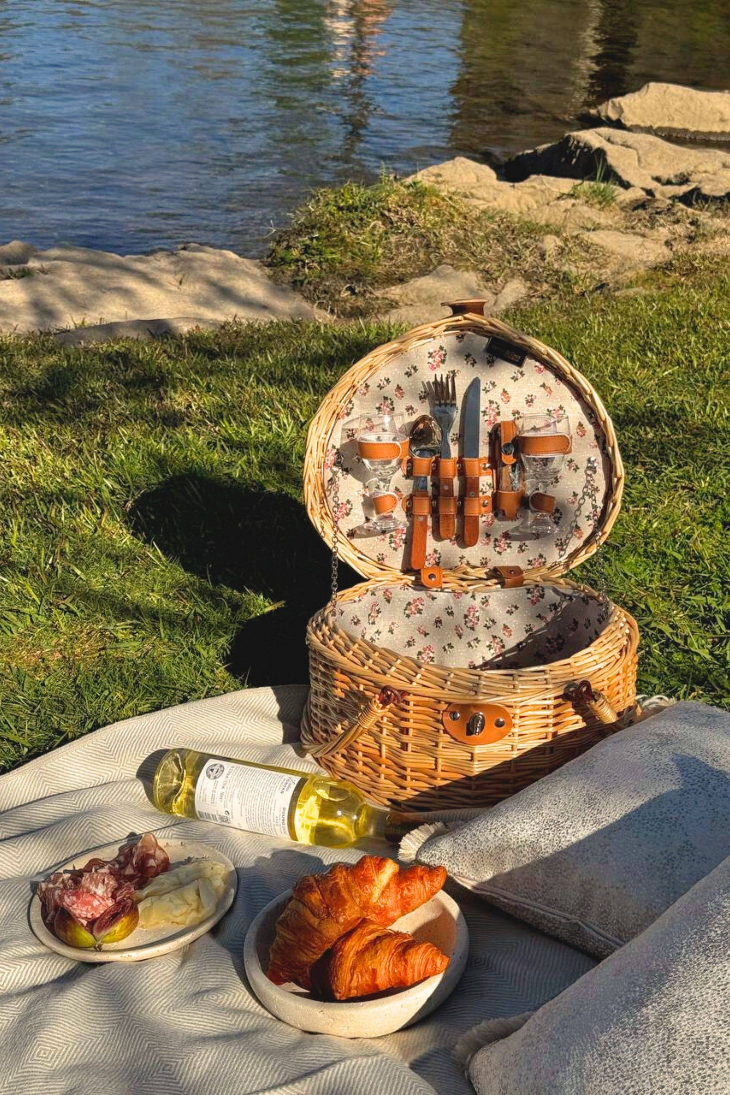 PIETRA DI CASA - Wholesale Picnic Basket - The Picnic Basket 304