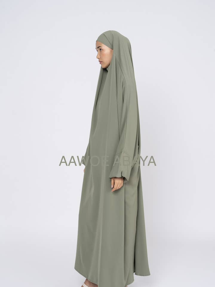 Lang jilbab i Medina-silke med puffærmer - 2305 for engroshandel hos Aawoe Abaya