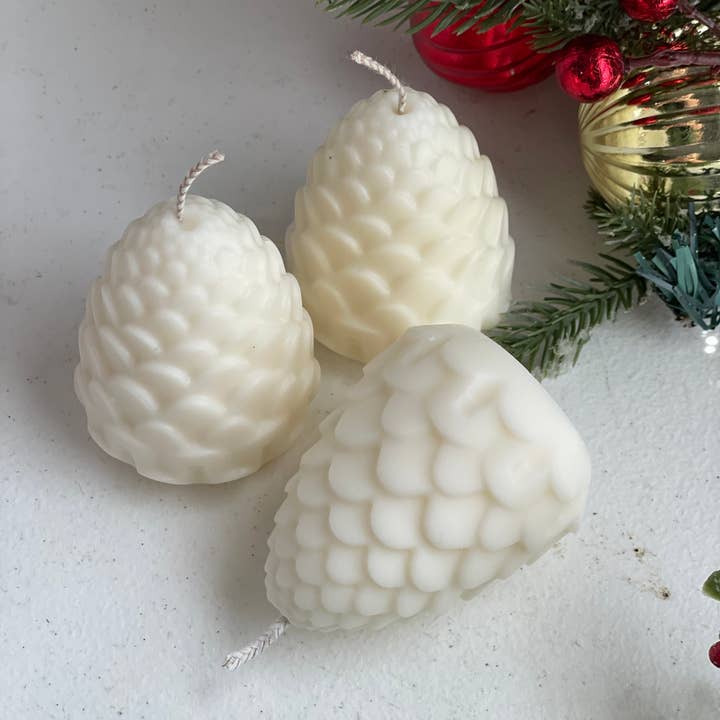 Akivodu Candles – wholesale Novelty candle – Christmas Pine Candle: Multiple Holiday Scents 4