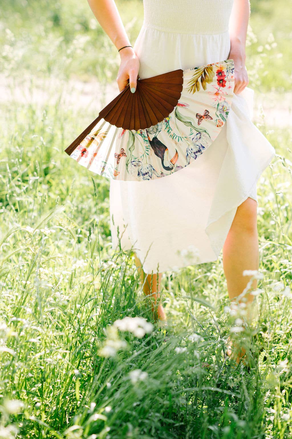 Alice Acreman Silks – wholesale Handheld folding fan – Floral Silk Fan with Toucan design and luxurious Gold tassel6