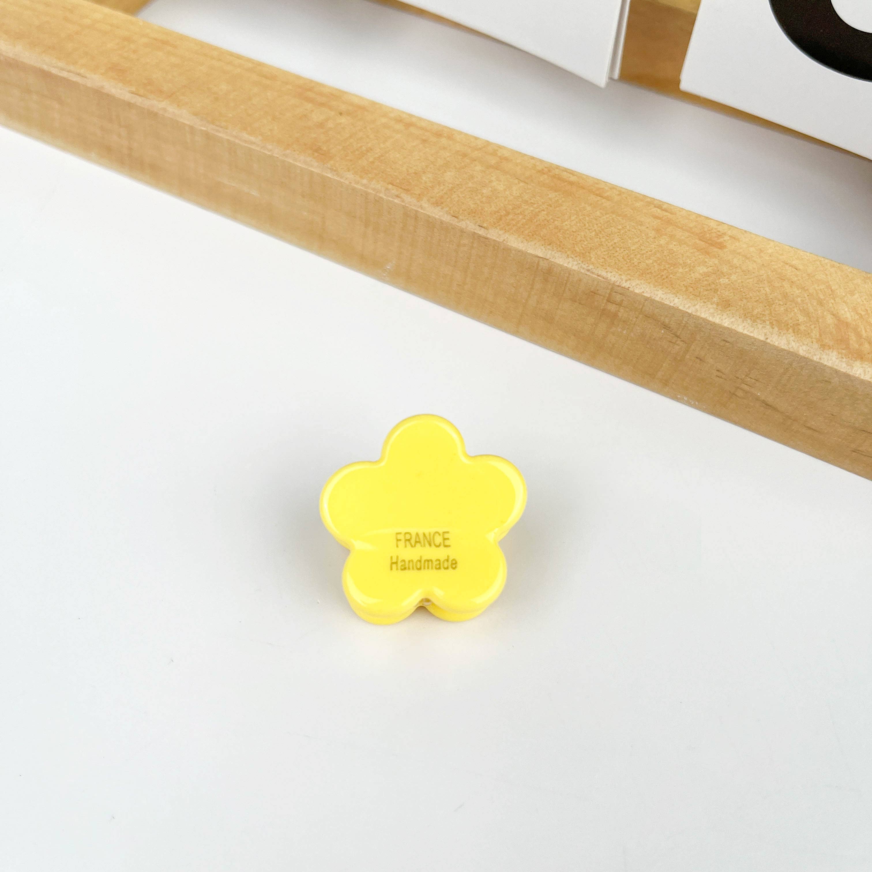 mildstyles - Wholesale Hair Clip - Women's - Mini Solid Flower Hair Claw Clip10