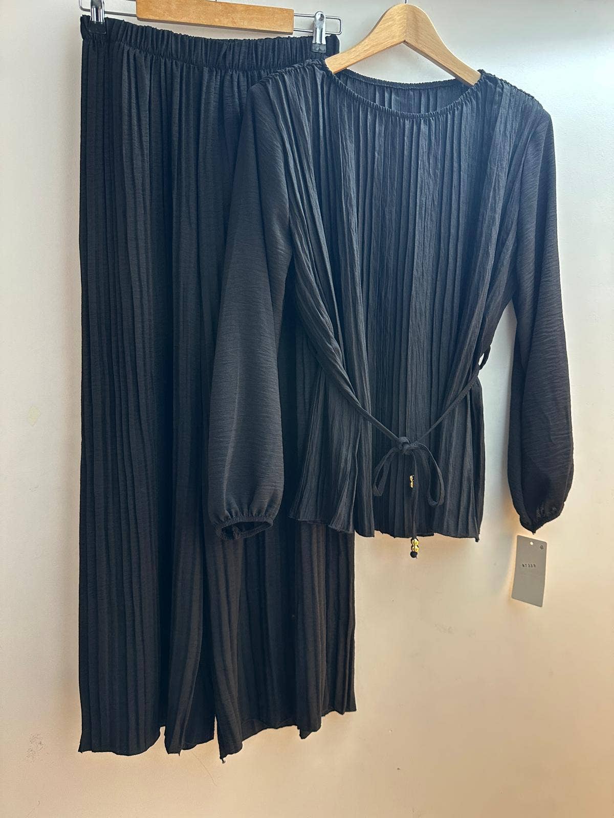 LORIANE - Vendita all'ingrosso Completo top e pantaloni (NON loungewear) - Donna - 7339E Completo plissettato tinta unita con top e pantaloni9