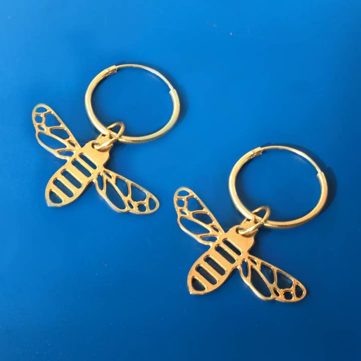 Pendientes de aro dorados con forma de abeja para venta al por mayor de All Things We Like