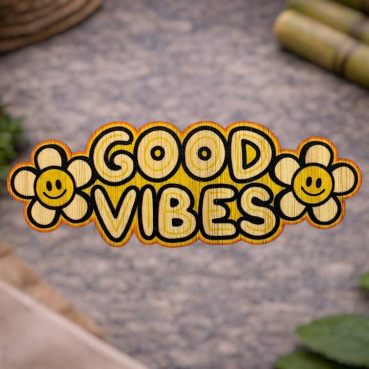 Gode Vibes Daisy for engroshandel hos Bamboo Wood Stickers
