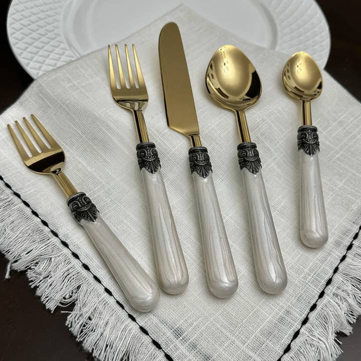 White Resin Handle Flatware set of 20 Antique Design for wholesale by Vibhsa