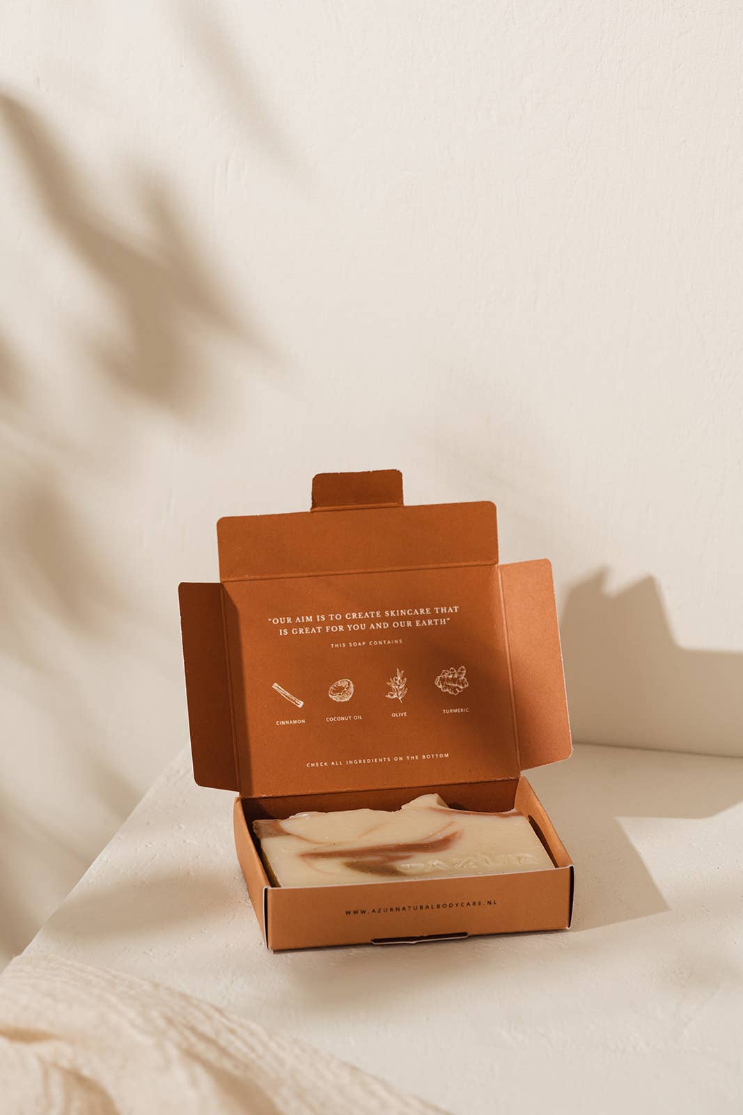 Azur Natural Bodycare BV – sabonete sólido por atacado – SPICY SPIRIT | sabonete em barra | sabão natural4