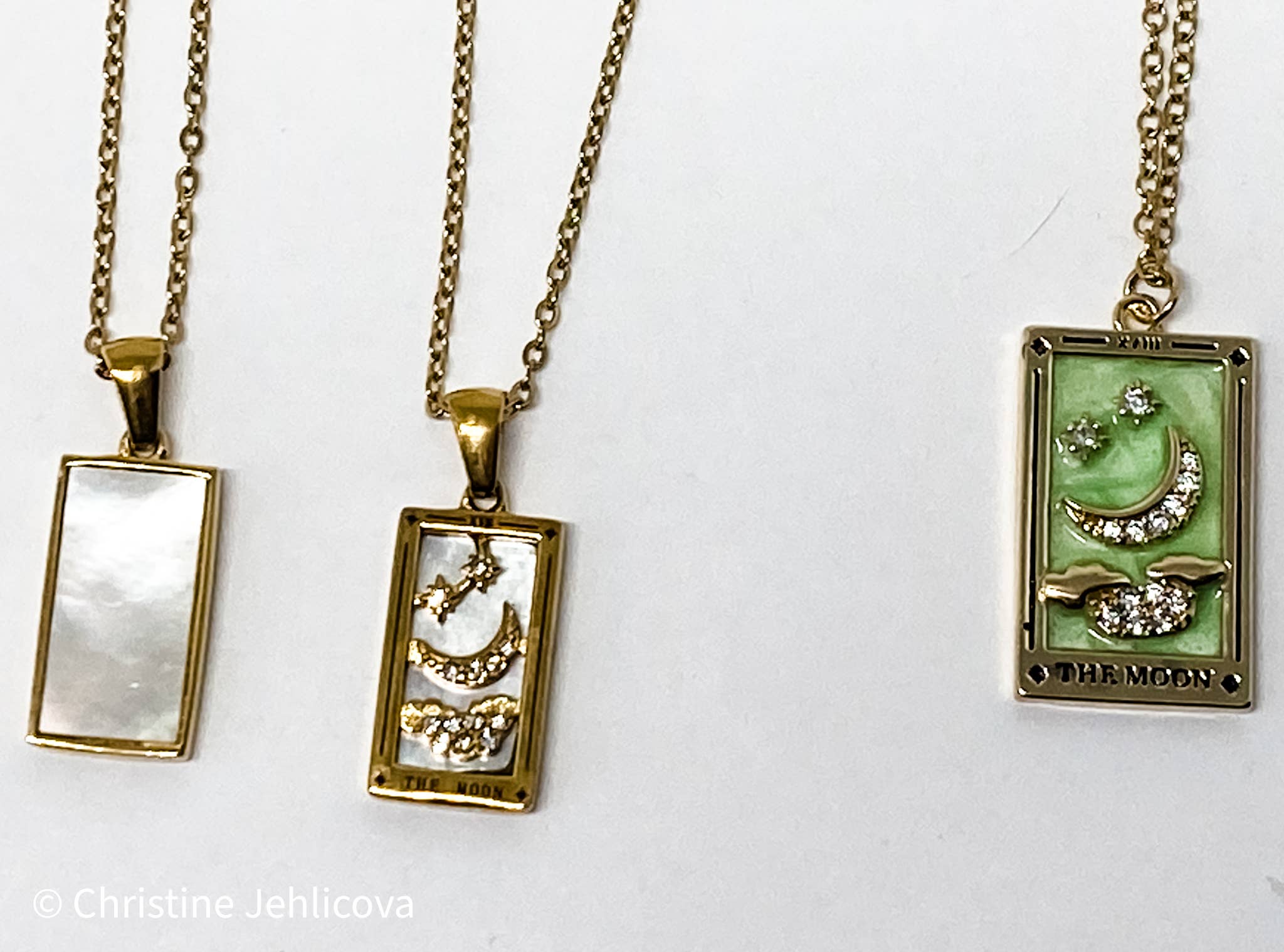 witte klassieker HoopLa ketting met tarotkaart De Maan - nieuw model voor groothandel op Faire5