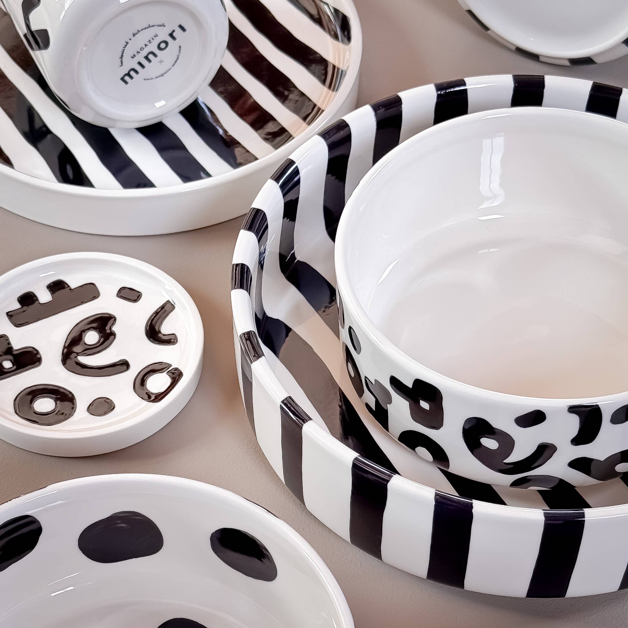 Magazin Minori - Wholesale Coffee Mug - Becher Stripes - volcano black4