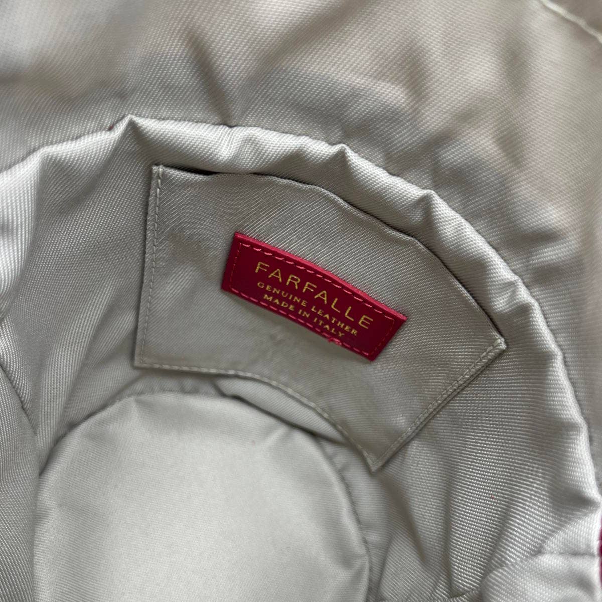 Suie Valentini srl - Wholesale Crossbody Bag - Women's - Genuine leather bucket bag, Made in Italy, art. 1126132