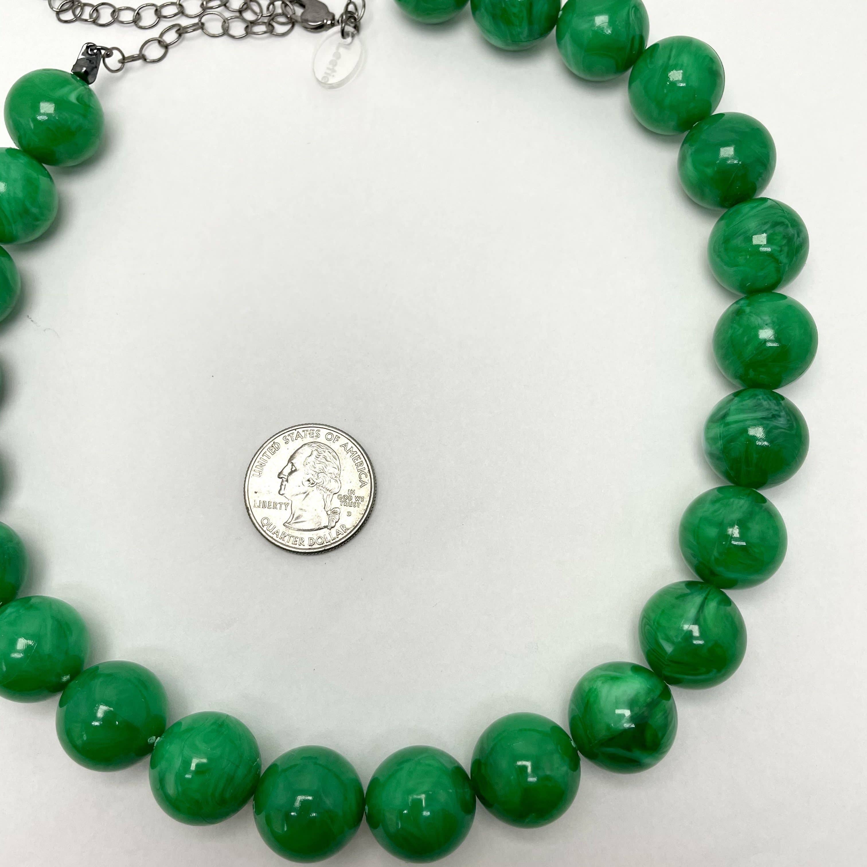 Leetie Lovendale - Vente Collier de perles - Collier Marco Perle Lucite Marbré Vert Émeraude5