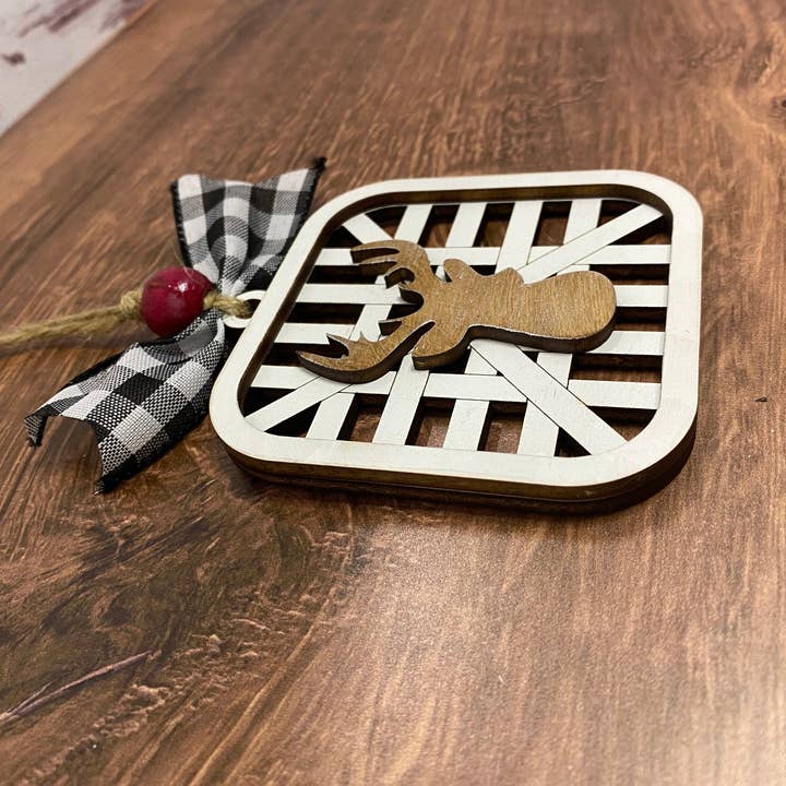 Creekside Cottage Designs - Wholesale Ornament - Tobacco basket ornament - Christmas decor - Ornament- tiered tray decor - deer ornament - wreath ornament2