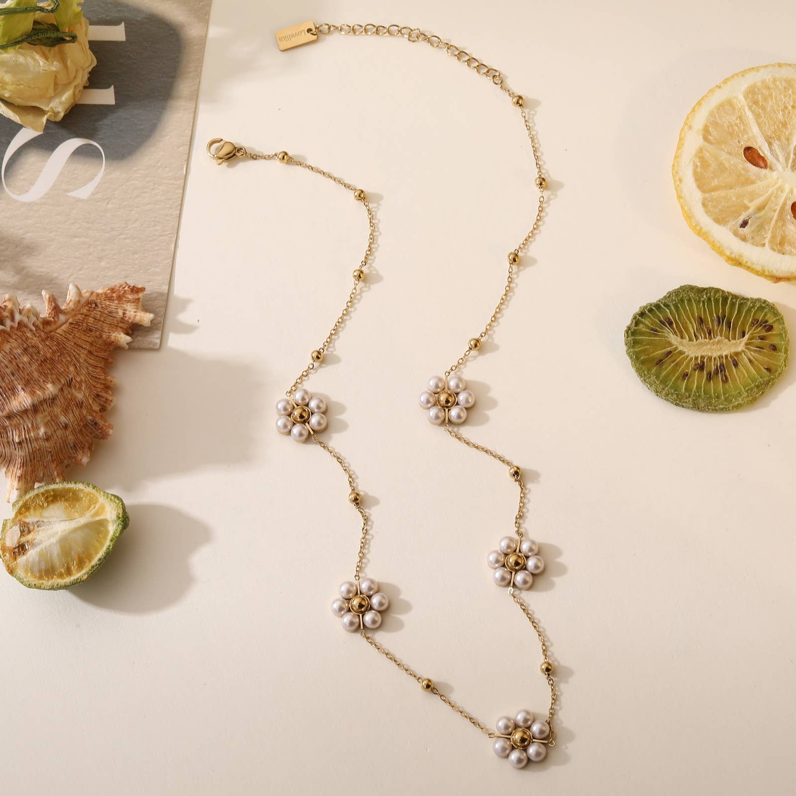 Lovelika – wholesale Kedjehalsband – Blomsterhalsband av pärlor - Madeleine0