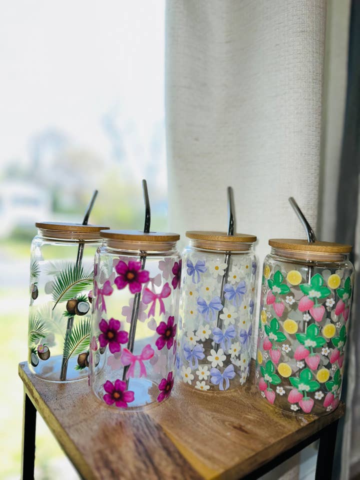 Verre à boire🥛🧊 pour la vente par Cloth Paper Scissors LLC