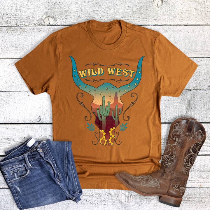 Arcilla Camiseta gráfica occidental del salvaje oeste con cactus, girasol y calavera de vaca. de venta al por mayor en Faire
