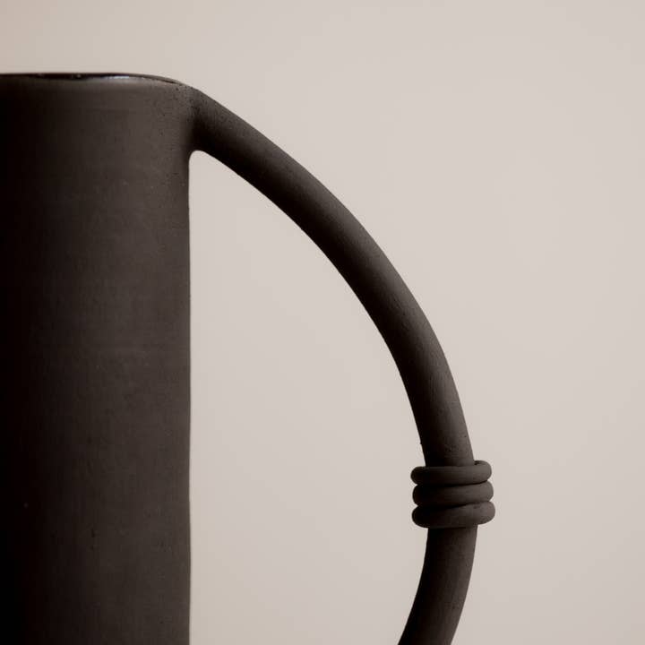 Claycraft – Großhandel Karaffe – Handgefertigte keramische Wasser- und Weinkaraffe im kunsthandwerklichen Design4