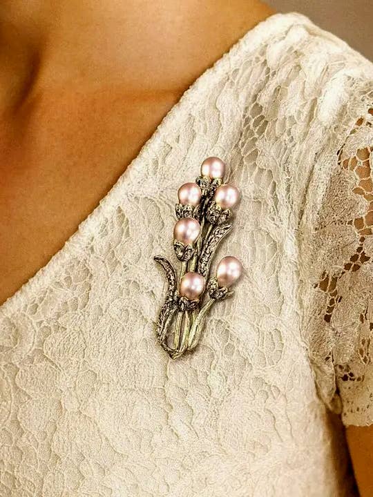 Brosche im Barock-Viktorianischen Stil inspiriert für den Großhandel von Wild & Free