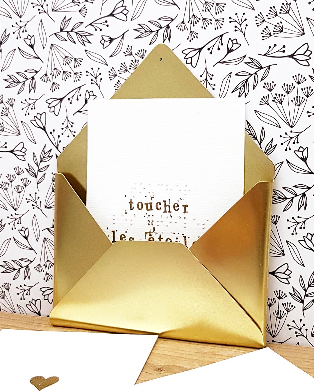 Delphine Plisson - Vendita all'ingrosso Decorazione da parete 3D - Busta da parete in ottone mini o grande3