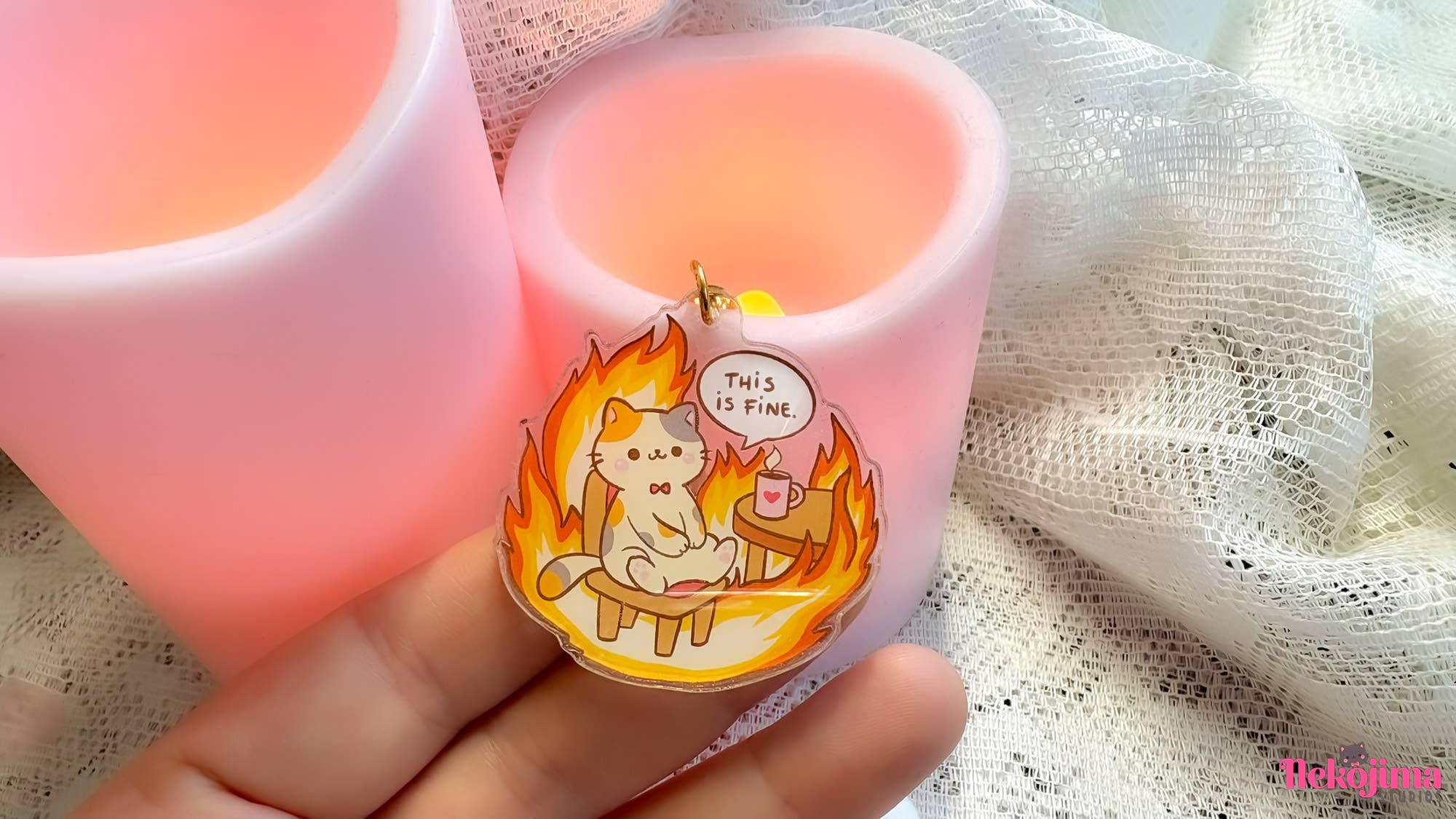 Nekojima Studios – wholesale Keychain – Unisex – Portachiavi Questo va bene Meme Gatto2