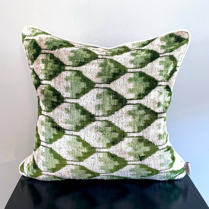 Mila∞Miro by Emelie - Vente Housse de coussin - Coussin Ikat en velours Énergie Verte | Oreiller Ikat en velours Énergie Verte0