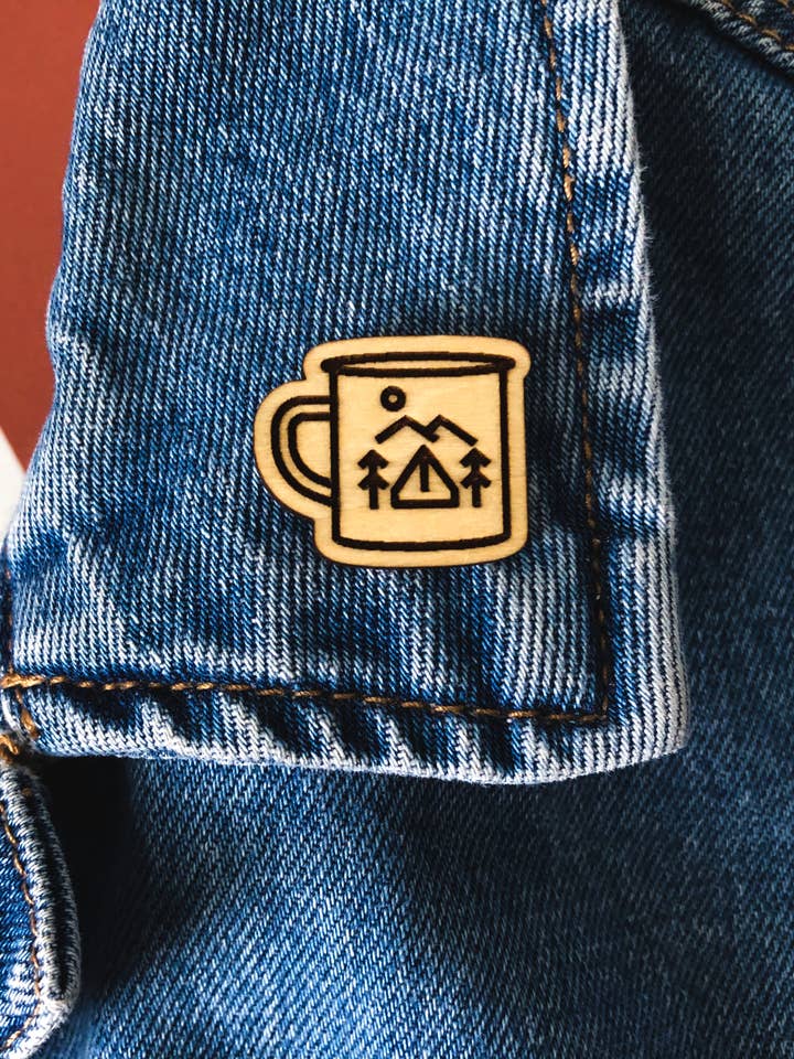 Camping Nature Mugg Trä Pin för wholesale av Gold Beam Creations