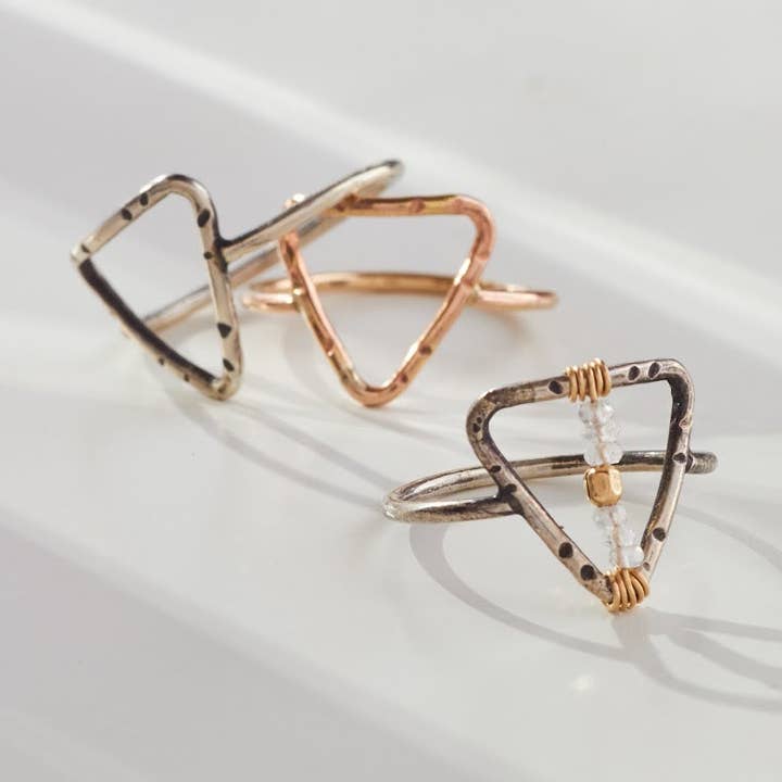 Bague d'alchimie en pierres précieuses pour la vente par Laura J Designs