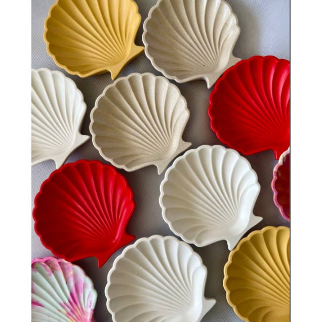 Studio Rein - Wholesale Jewelry Dish - Seashell Trinket Dish 10.7 x 10.5 x 2 cm5