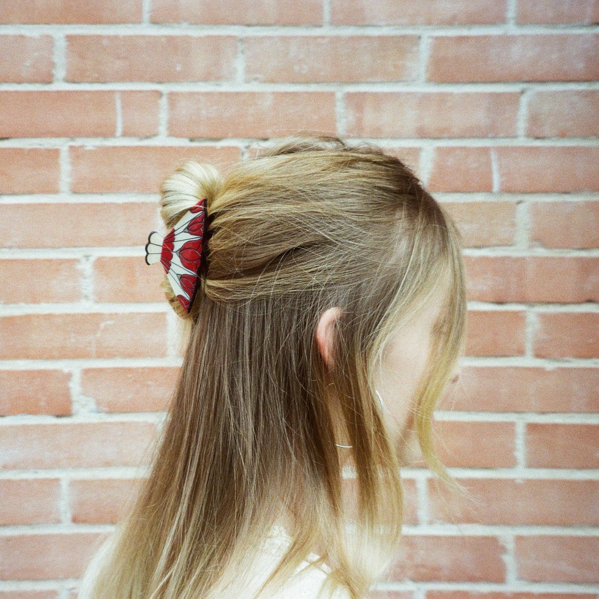 Hey Ricochet - Wholesale Hair Clip - Women's - Rose Lamp Claw1