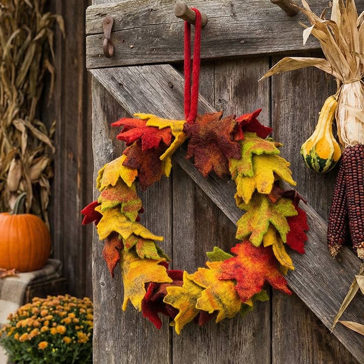 Håndlavet Home Decor Efterårsmønster Fair Trade Filt krans for engroshandel hos Felt So Good