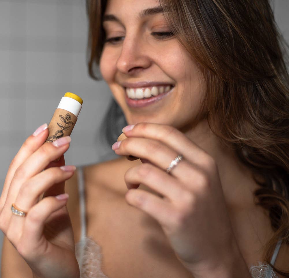 KaliFlower Organics – Engroshandel Læbepomade – Økologisk læbepomade i papomslag3