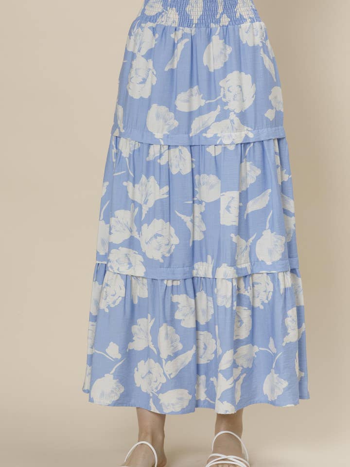 Jupe longue à volants avec taille smockée à motif floral pour la vente par A & SHE