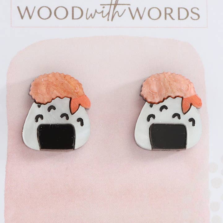 Pendientes de tuerca acrílicos con forma de bola de arroz y gambas en tempura para venta al por mayor de Wood With Words