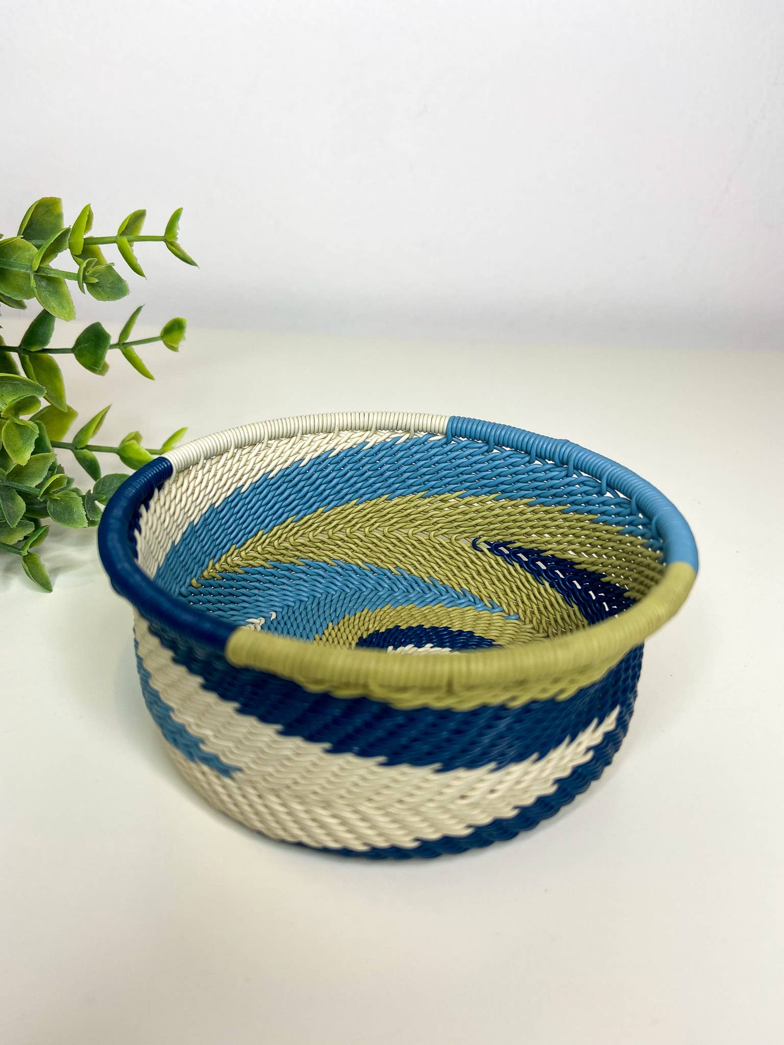 Eve & Nico Gifts & Home Decor - Wholesale Decoratief bord/schotel/kom - Tonijnblik - Maansteen1