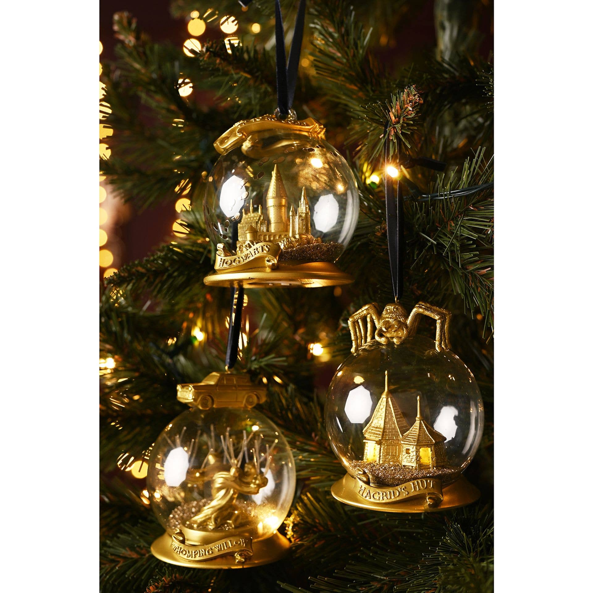 WIDDOP and Co. - Wholesale Ornament - Warner Bros Harry Potter Alumni LED Collectable Bauble - Hagrid's Hut4